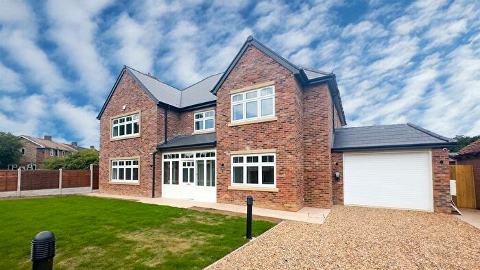 5 Bedroom Detached House To Rent In The Avenue, Ascot, SL5
