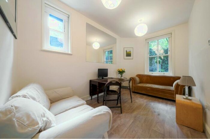 2 Bedroom Flat To Rent In Mornington Avenue, London, W14