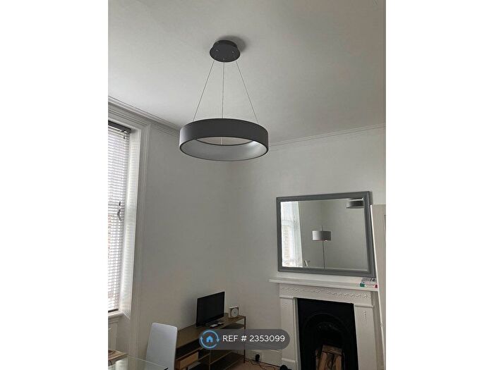 1 Bedroom Flat To Rent In Old Brompton Road, London, SW5