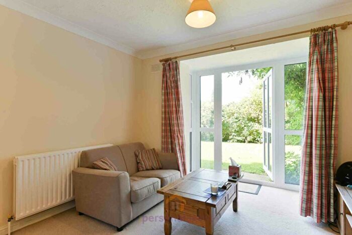 Studio To Rent In Farriers Road, Epsom, KT17