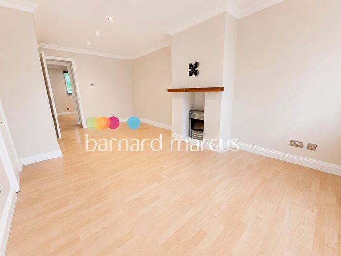 1 Bedroom Maisonette To Rent In Rosamund Close, South Croydon, Surrey, CR2