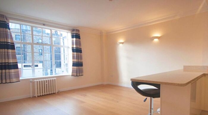 1 Bedroom Flat To Rent In Hallam Street, London, W1W