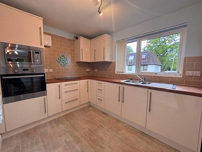 1 Bedroom Flat To Rent In Chestnut Court, Leyland, Preston, Lancashire, PR25