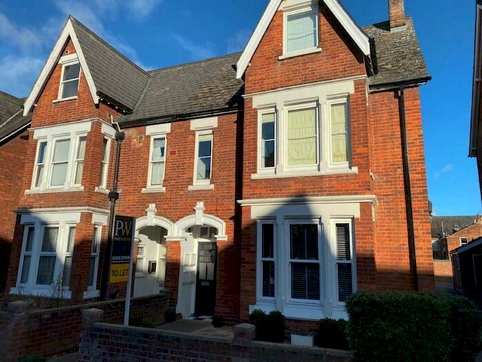 1 Bedroom Flat To Rent In Flat, St Michaels Road, MK40