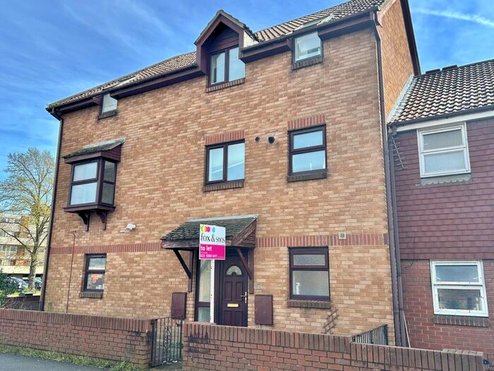 1 Bedroom Flat To Rent In Greetham Street, Southsea, PO5