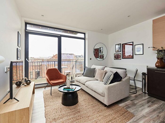 1 Bedroom Flat To Rent In Manor Park Road, London, NW10