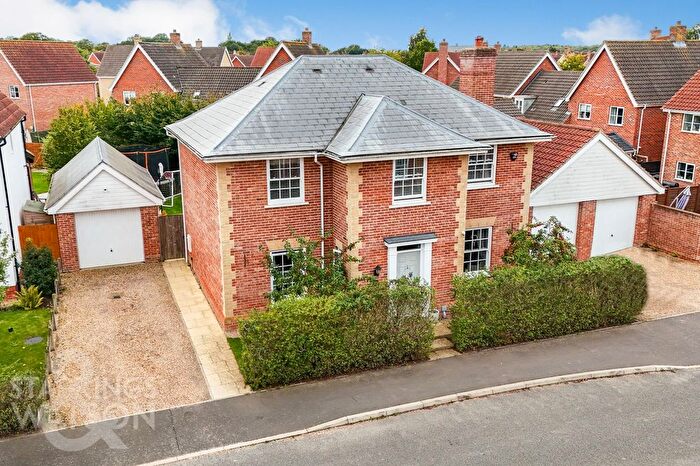 4 Bedroom Detached House For Sale In Minnow Way, Mulbarton, Norwich, NR14