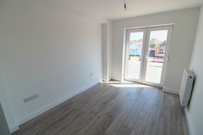 2 Bedroom Apartment To Rent In Viscount House, Rochford Road, Southend-on-Sea, SS2