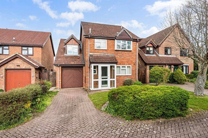 4 Bedroom Detached House For Sale In Lillywhite Crescent, Andover, SP10