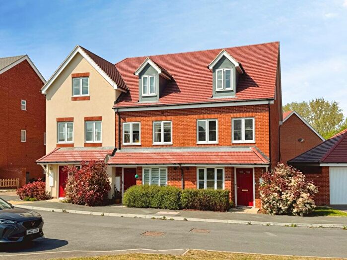 3 Bedroom Terraced House For Sale In Woodland Close, Woodley, Wokingham, RG5