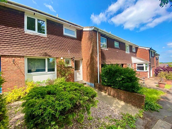 3 Bedroom Terraced House To Rent In Rye Close, GU2