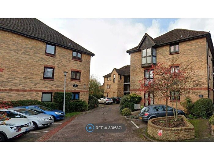 1 Bedroom Flat To Rent In Merton Road, Bedford, MK40
