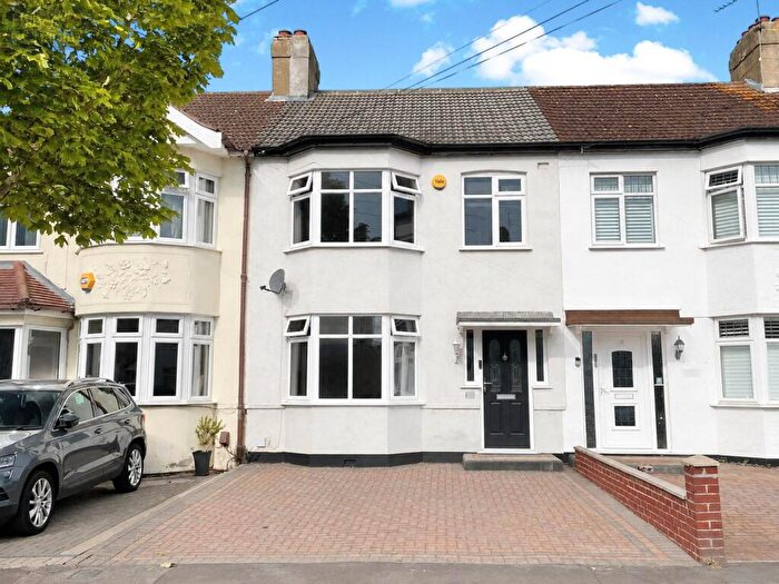 3 Bedroom Terraced House For Sale In Northdown Road, Hornchurch, RM11
