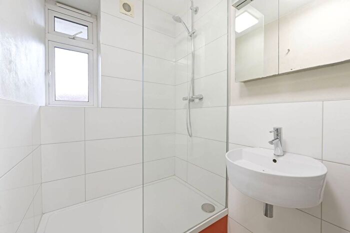 3 Bedroom Flat To Rent In Stockwell Gardens Estate, Stockwell, London, SW9