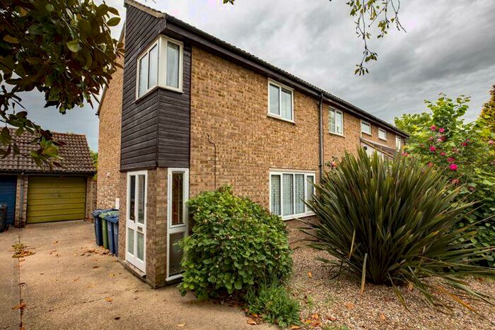 3 Bedroom Semi-Detached House To Rent In The Paddocks, Cambridge, CB1