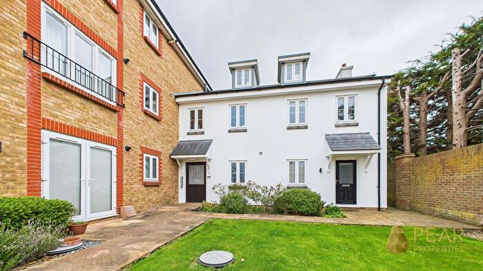 2 Bedroom Flat For Sale In Station Road, East Sidings, BN11