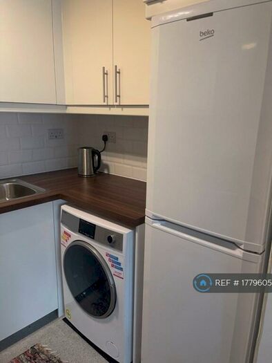 1 Bedroom Flat To Rent In Meridia Court, London, E15