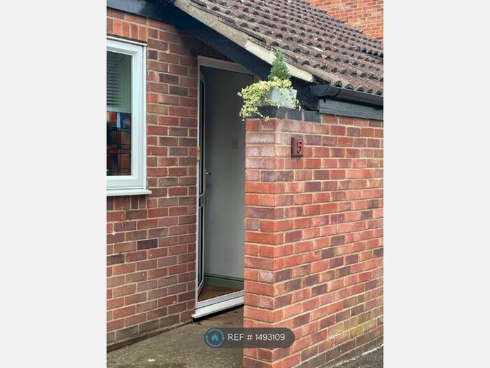 2 Bedroom Flat To Rent In Chequers Court, Fenstanton, Huntingdon, PE28