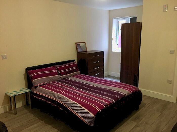 1 Bedroom Studio To Rent In Studio Flat, Bath Street, CV31