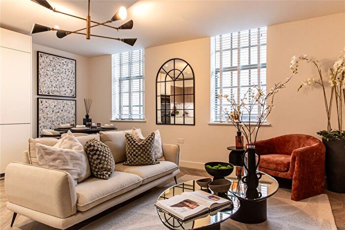 1 Bedroom Flat For Sale In The, St. George's Gardens, SW17