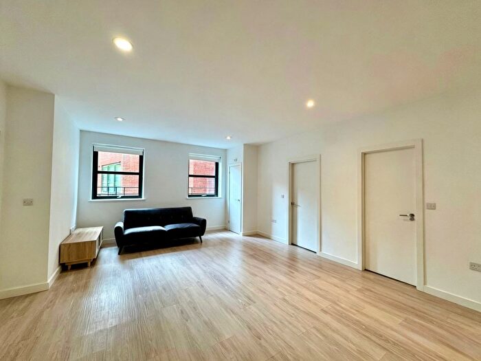 2 Bedroom Flat To Rent In Darwin House, Exeter, EX1