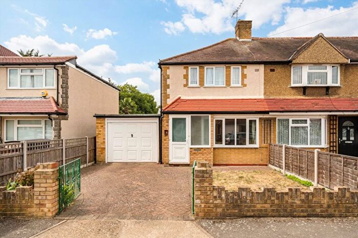 2 Bedroom End Of Terrace House For Sale In Grove Crescent, Hanworth, TW13