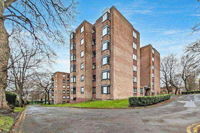 1 Bedroom Flat For Sale In Flat, Benwell Close, Newcastle Upon Tyne, NE15