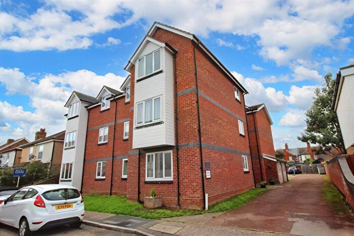 1 Bedroom Flat To Rent In New Road, Burnham-On-Crouch, CM0