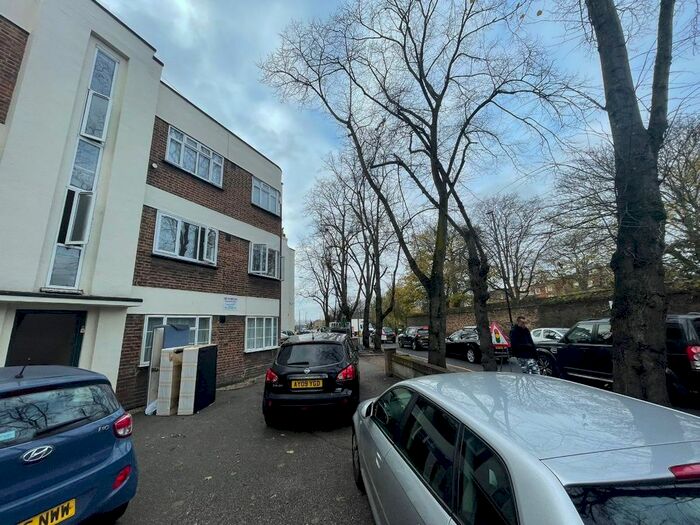 3 Bedroom Flat To Rent In Flat, Bruce Castle Court, Lordship Lane, London, N17