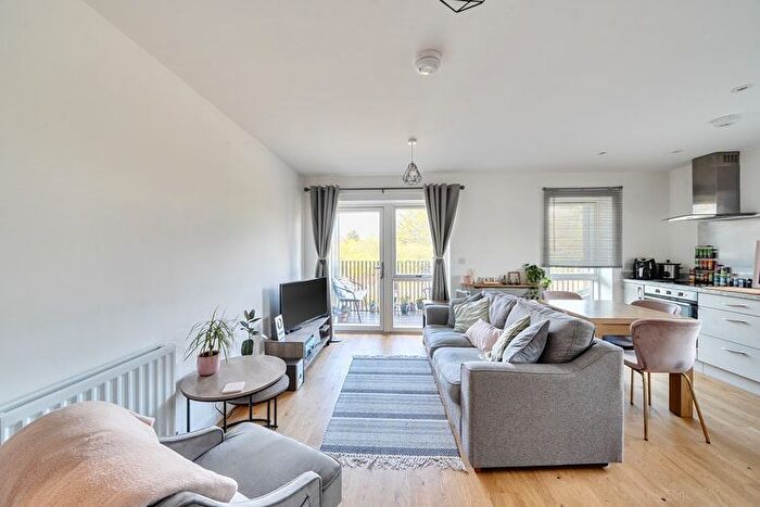 2 Bedroom Flat For Sale In Flat, Harefields, Oxford, Oxfordshire, OX2