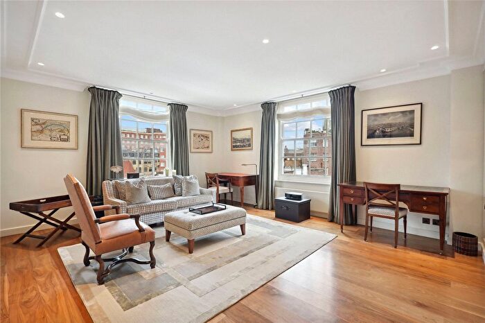 2 Bedroom Flat To Rent In South Audley Street, Mayfair, W1K