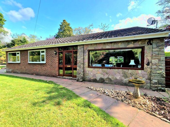 Houses for sale & to rent in SK12 1SW, Coppice Road, Poynton East And