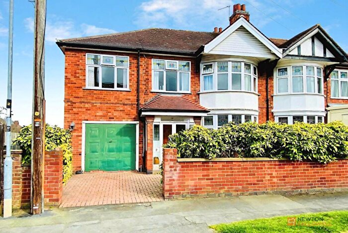 5 Bedroom Semi-Detached House For Sale In Cliffwood Avenue, Birstall, LE4