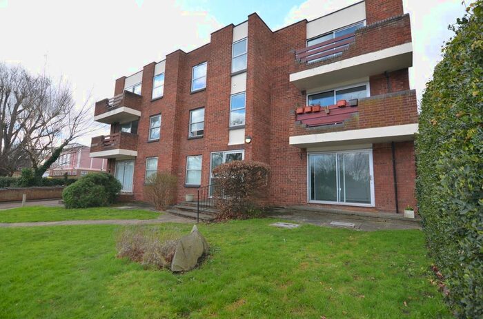 2 Bedroom Flat To Rent In Chislehurst Road, Sidcup, DA14