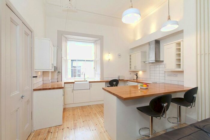 2 Bedroom Flat To Rent In Canning Street Lane, Edinburgh, EH3