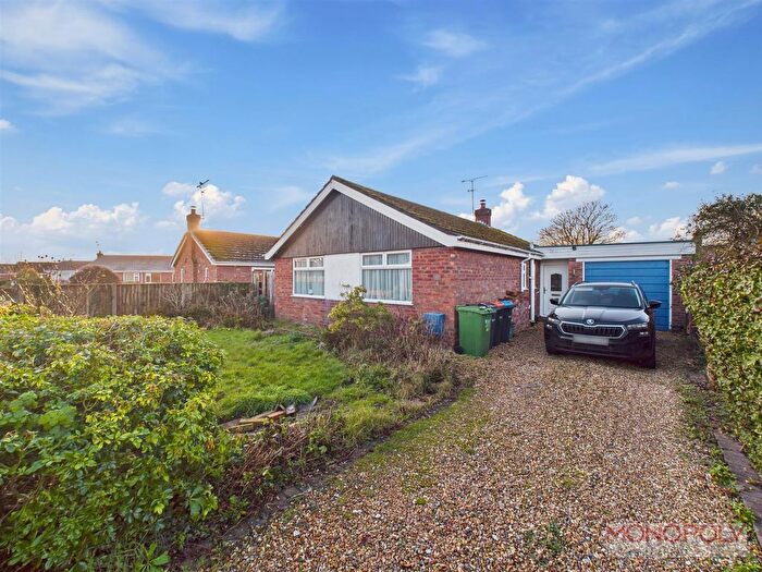 3 Bedroom Bungalow For Sale In Townfield Avenue, Farndon, Chester, CH3