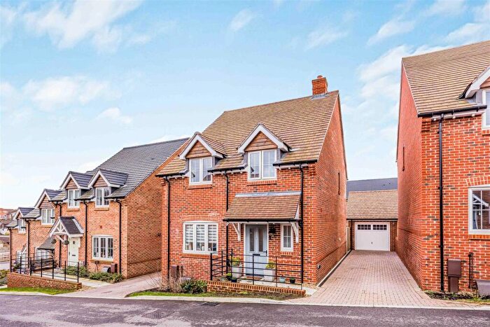 4 Bedroom Detached House For Sale In Alder Grove, Waterlooville, PO8