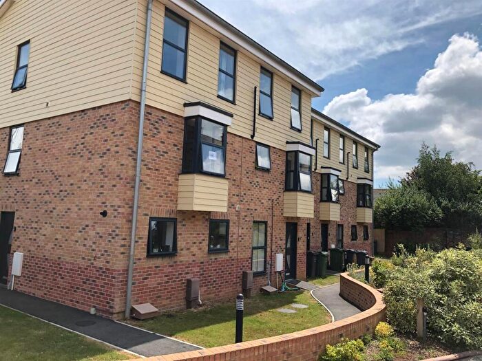 4 Bedroom House To Rent In Pelham Road, Cowes, PO31