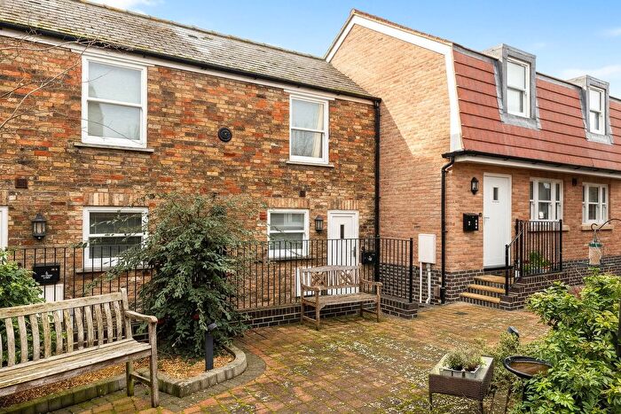 1 Bedroom Flat For Sale In Riverport Mews, West Street, St. Ives, Cambridgeshire, PE27