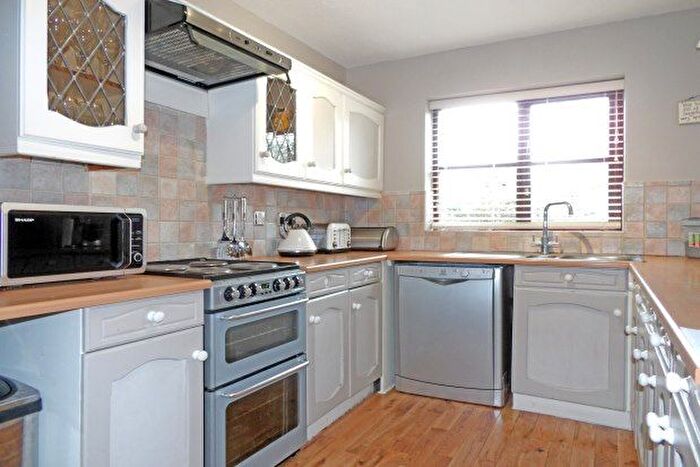 4 Bedroom Property To Rent In Grange Close, Godalming, GU7