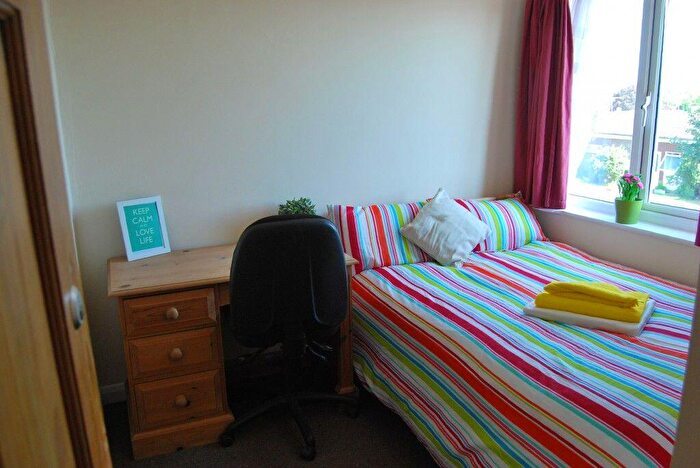 1 Bedroom Terraced House To Rent In Rooms Available - Bed Student Home - Headcorn Drive, Canterbury, CT2