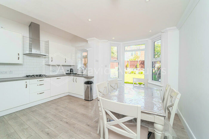 4 Bedroom End Of Terrace House To Rent In Fairfax Road, Turnpike Lane, London, N8