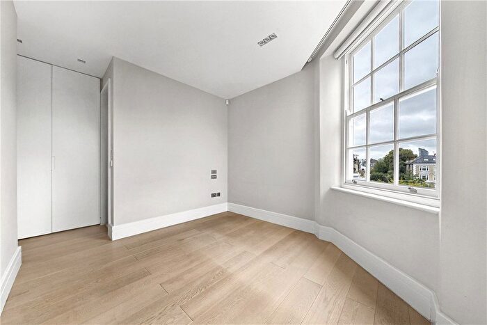 3 Bedroom Flat To Rent In The Little Boltons, Chelsea, London, SW5