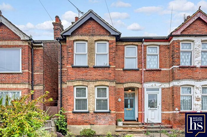 2 Bedroom Semi-Detached House To Rent In Alexandra Road, Brentwood, CM14