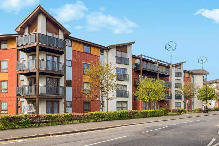 1 Bedroom Flat For Sale In Clarke Close, Croydon, CR0