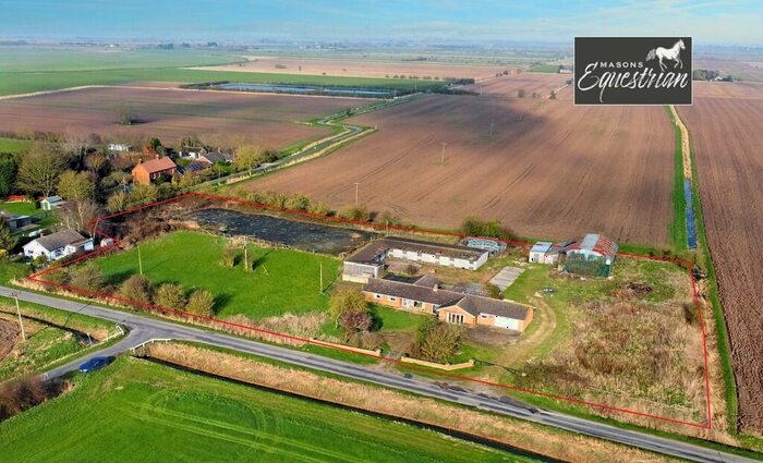 4 Bedroom Detached Bungalow For Sale In Equestrian Facility, North End, Saltfleetby, LN11