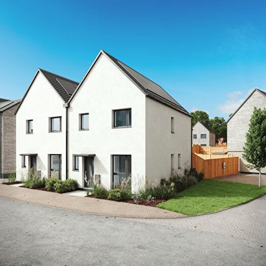 3 Bedroom Semi Detached House For Sale In Heol Y Creyr Bach, Swansea, SA4