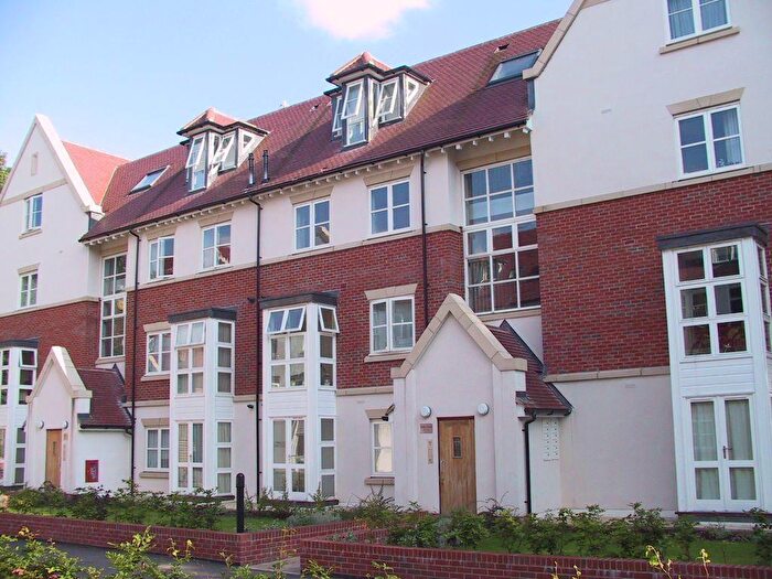 1 Bedroom Flat To Rent In Blake House, Cottage Close, Harrow On The Hill, HA2