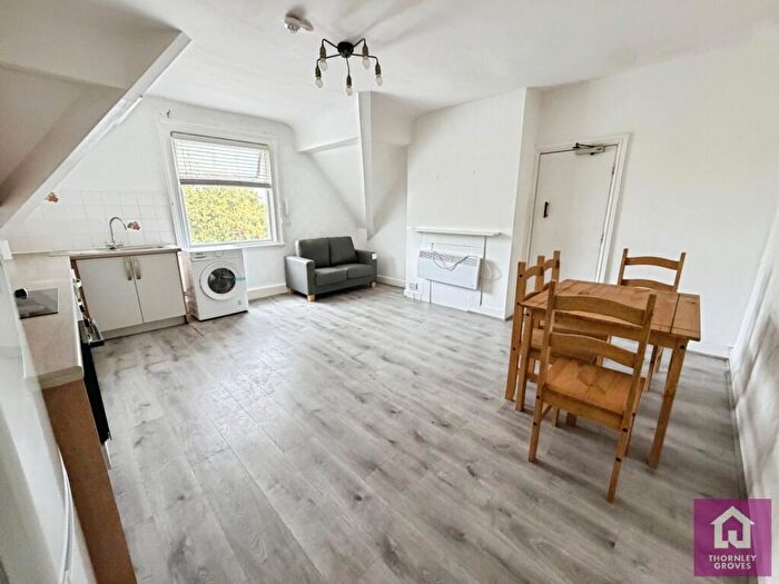 1 Bedroom Flat To Rent In Portland Crescent, Manchester, Greater Manchester, M13