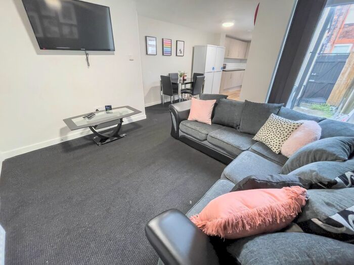 6 Bedroom Terraced House To Rent In Adelaide Road, Kensington, Liverpool, L7